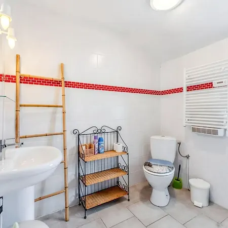 Maison De 2 Avec Jardin Clos A Sur A 1 Km De La *