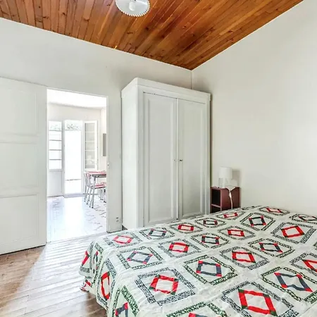 Holiday home Maison Charmante A Avec Jardin Cloture *