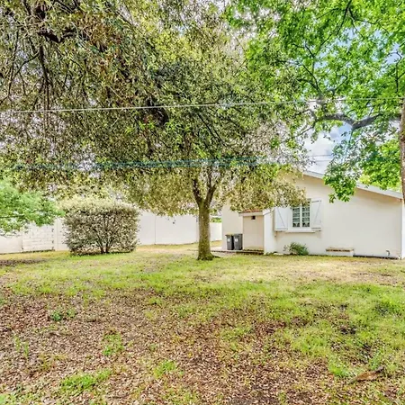 Maison Charmante A Avec Jardin Cloture Holiday home *